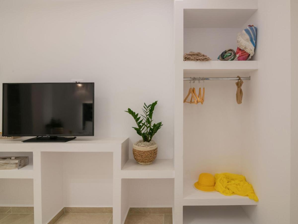 Suncourt Lux Rooms Лаганас Екстериор снимка